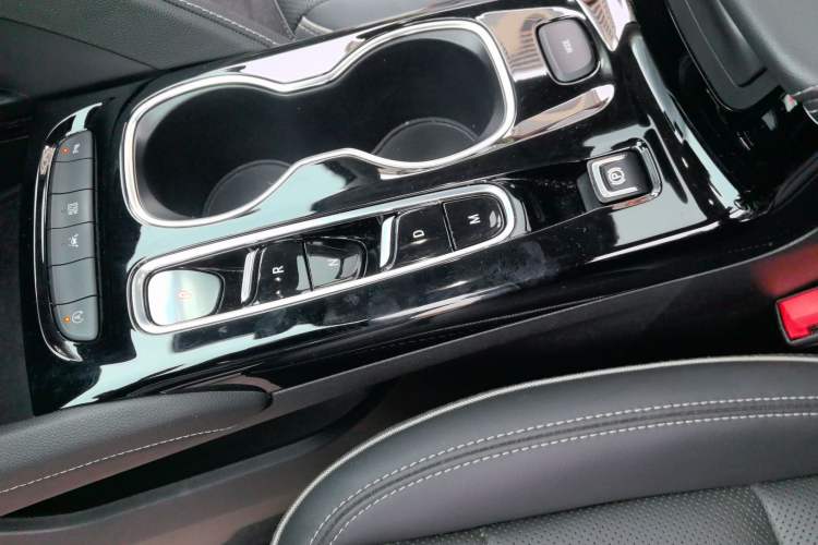 Used Buick Envision 2022 Encore S 552T Two-Wheel-Drive Luxury Model
