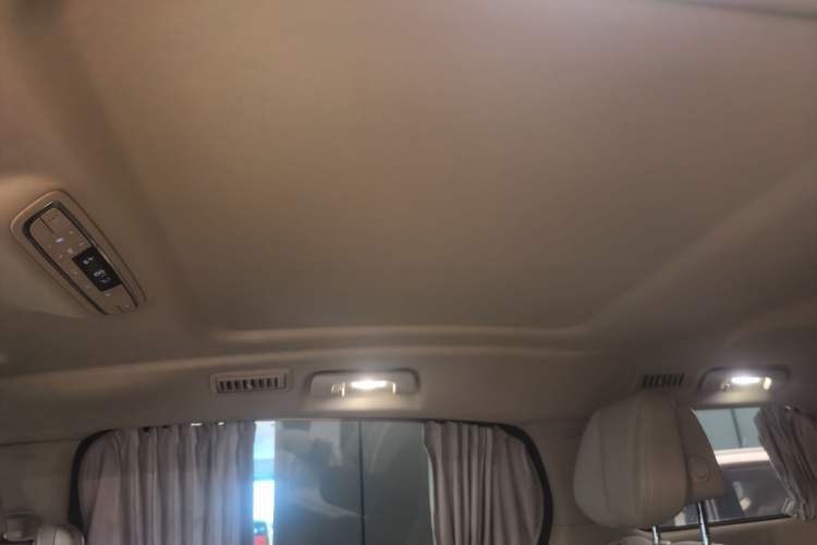 Used Buick GL8 2023 ES Lu Zun Deluxe Model
