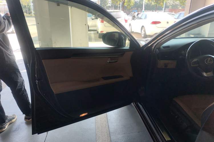 Used Lexus ES 2015 200 Elite Edition
