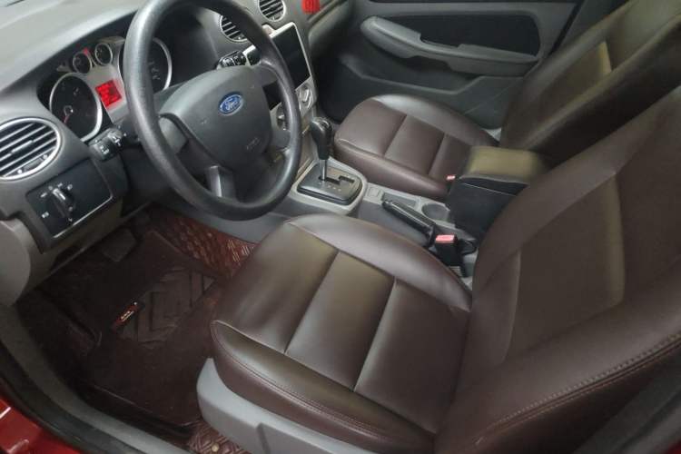 Used Ford Focus 2013 Hatchback Classic 1.8L Automatic Base Model
