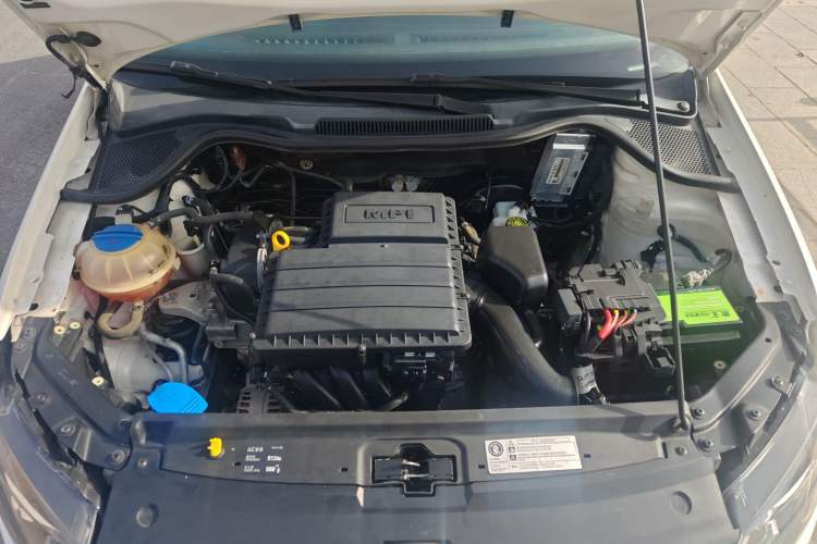 Used Volkswagen Polo 2014 1.4L Manual Fashion Edition
