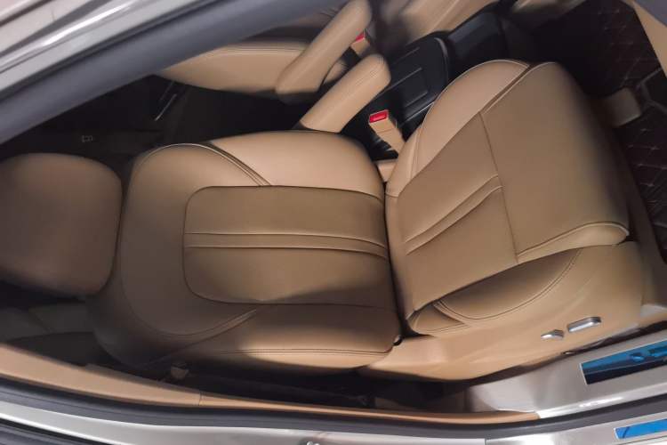 Used Buick GL8 2021 ES Landtrek 653T Luxury Model
