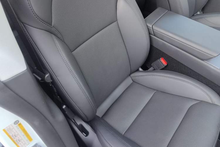 Used Tesla Model Y 2025 Rear-Wheel-Drive Version