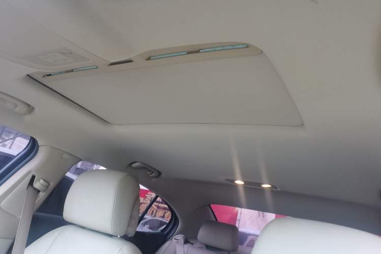 Used Roewe 950 2015 1.8T Elegant Edition
