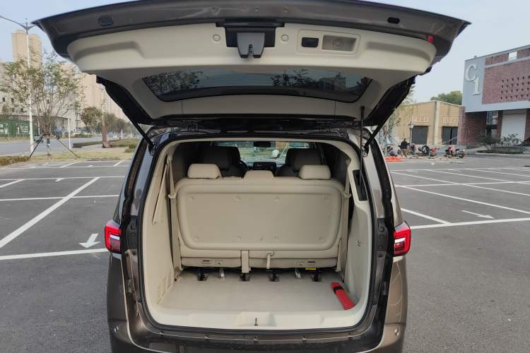 Used Buick GL8 2021 Land Cruiser Executive 652T Premium Model
