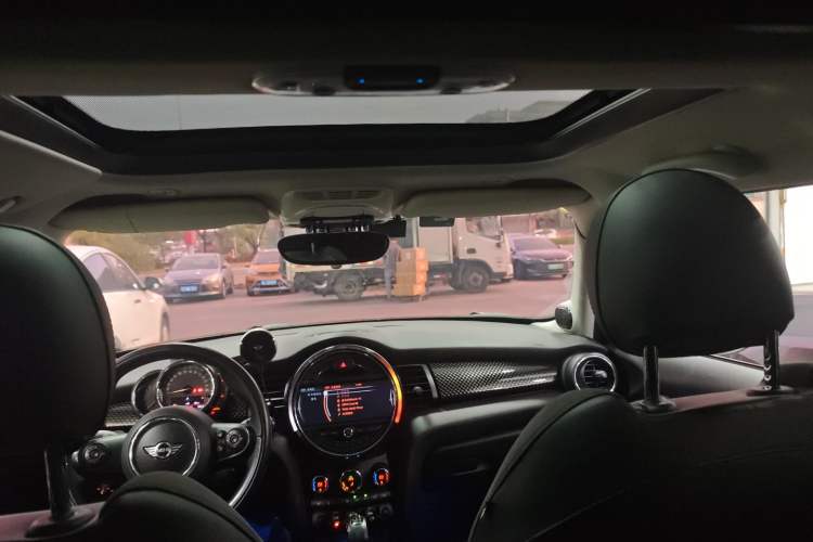 Used  MINI 2015 2.0T COOPER S Five-Door Edition
