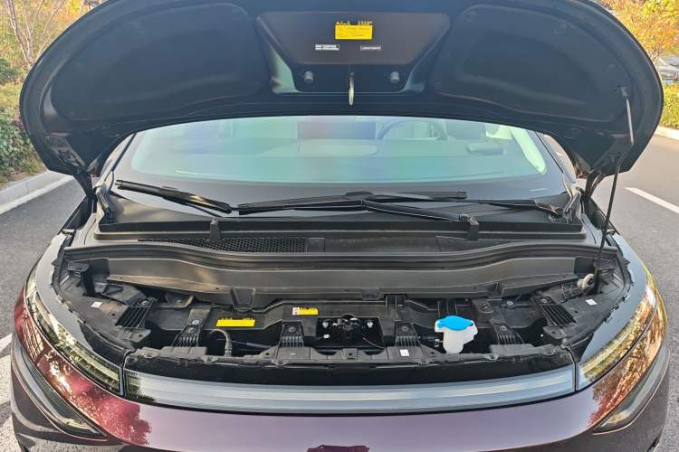 Used XPeng X9 2025 740 Ultra-Long Range Max
