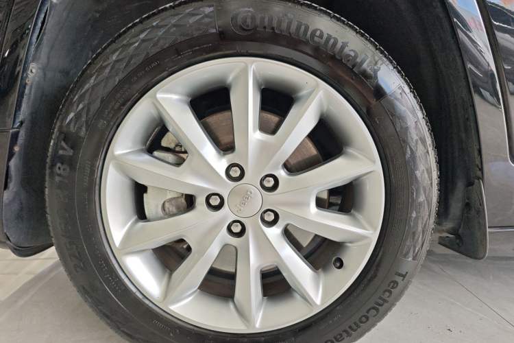 Used  Cherokee 2017 2.4L Excellence Edition