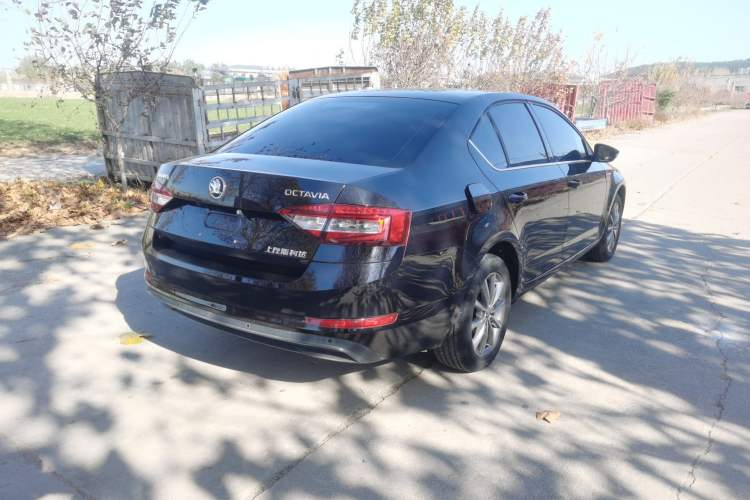 Used Skoda Octavia 2018 1.6L Automatic Comfort Edition
