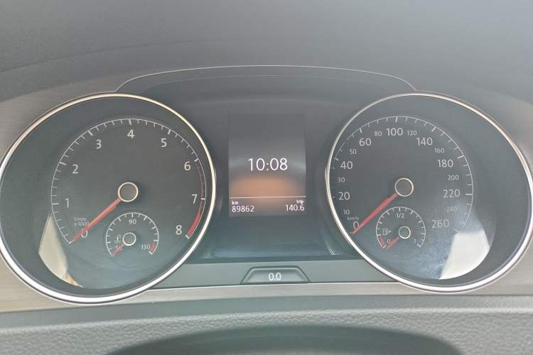 Used Volkswagen Golf 2015 1.4TSI Automatic Luxury Model
