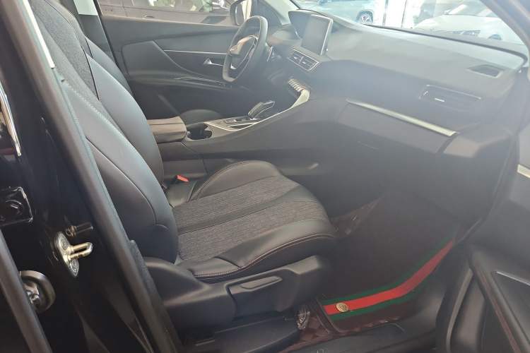 Used Peugeot 5008 2017 380THP 7-Seater Elite Edition
