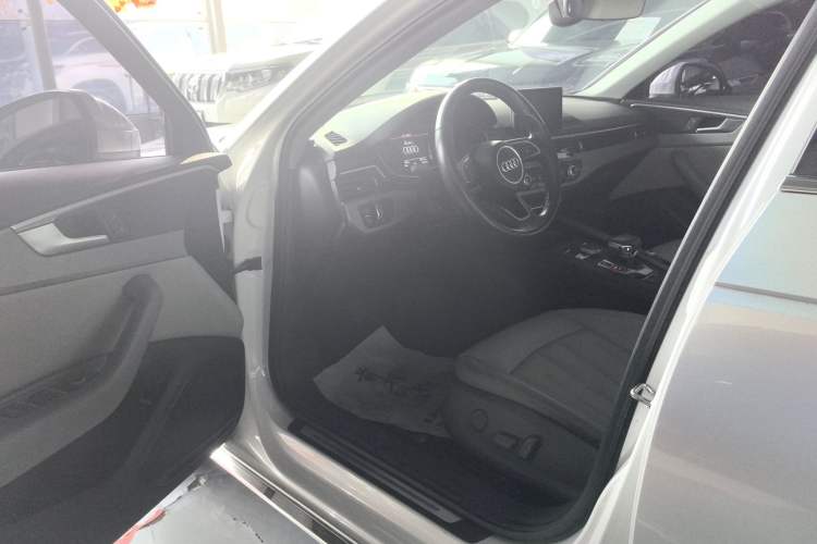 Used Audi A4L 2018 30th Anniversary Edition 40 TFSI Trendy Model
