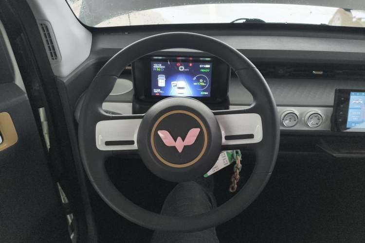 Used Wuling Hongguang MINIEV 2022 GAMEBOY 200km Play Edition with Lithium Iron Phosphate