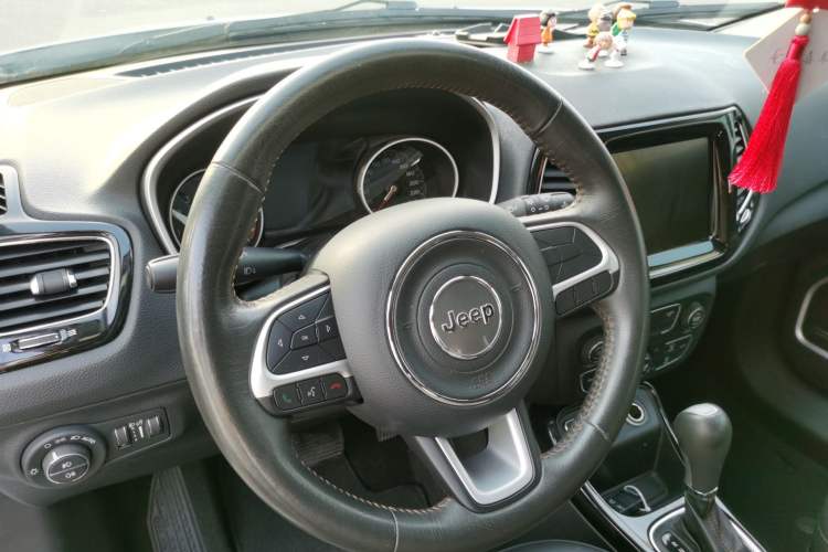 Used  Compass 2017 200T Automatic Prestige Edition
