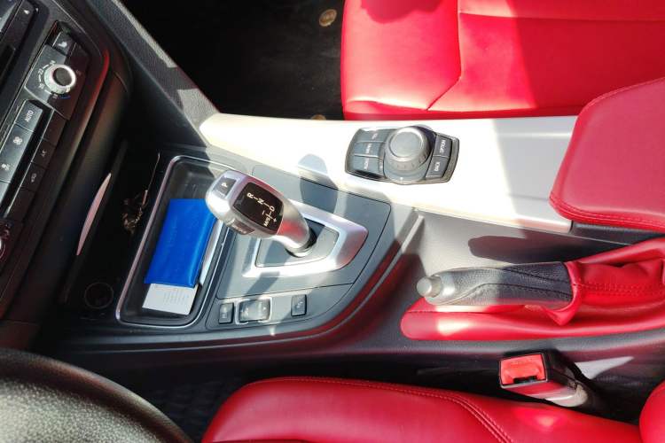 Used BMW 3 Series 2015 316Li Fashion Model
