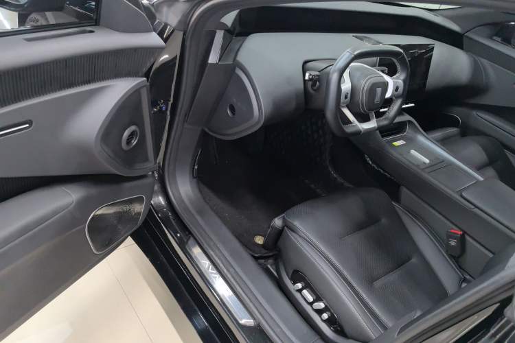 Used  12 2025 Ultra Extended-Range Edition
