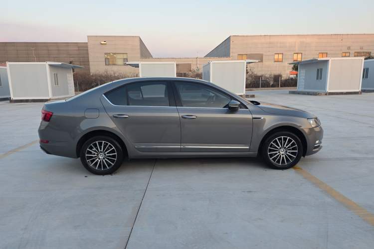 Used Skoda Octavia 2019 1.5L Automatic Smart Drive Luxury Edition China V Standard
