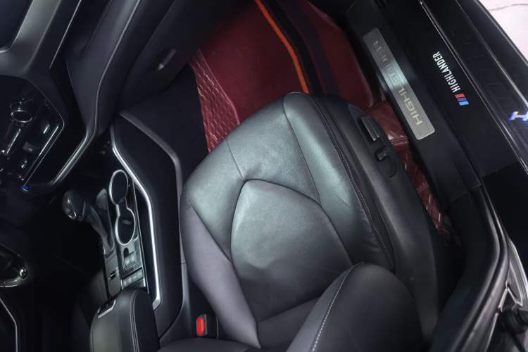 Used Toyota Highlander 2022 Dual-Engine 2.5L Four-Wheel Drive Prestige Version 7 Seats
