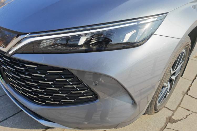 Used BYD Qin L 2025 DM-i Smart Drive 120KM Leading Model
