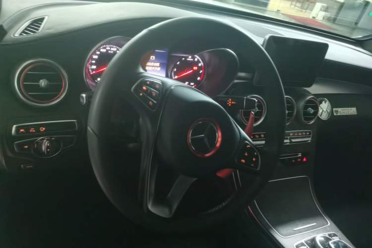 Used Mercedes-Benz GLC 2016 GLC 300 4MATIC Dynamic Model
