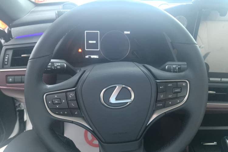 Used Lexus ES 2025 200 Premium Edition
