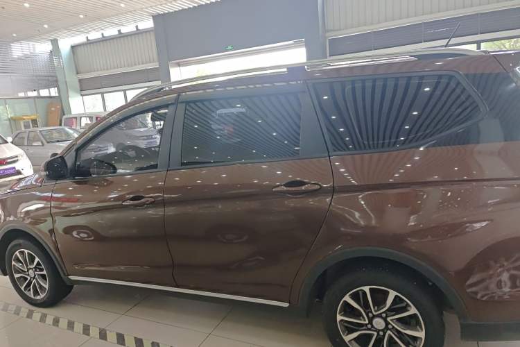 Used Baojun 730 2019 1.5T Manual Fashion Model 7-seater China VI