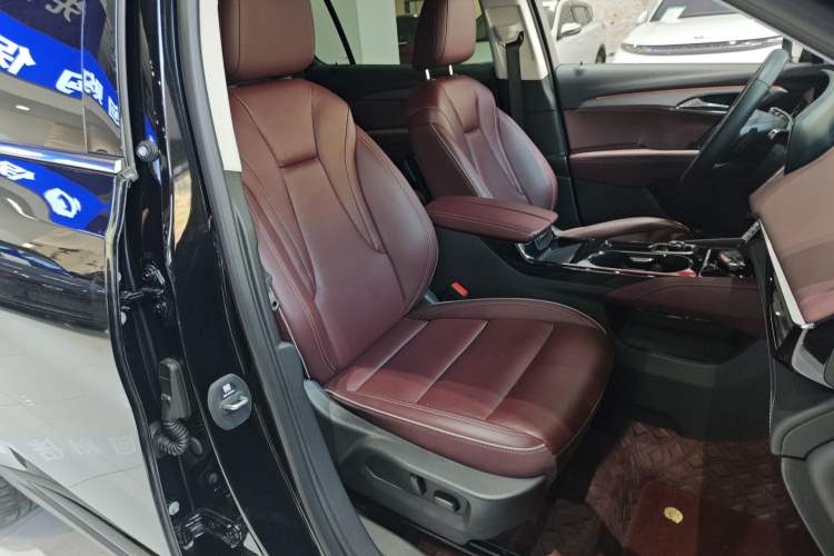 Used Buick Envision 2024 Encore Plus 28T Two-Wheel Drive Luxury Edition