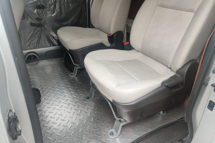 Used Wuling Hongguang V 2019 1.5L Standard Version L2B
