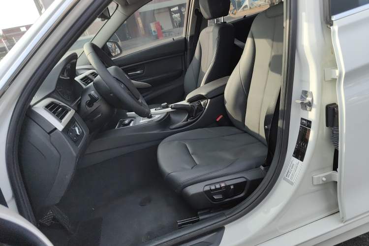 Used BMW 3 Series 2015 320Li Fashion Model