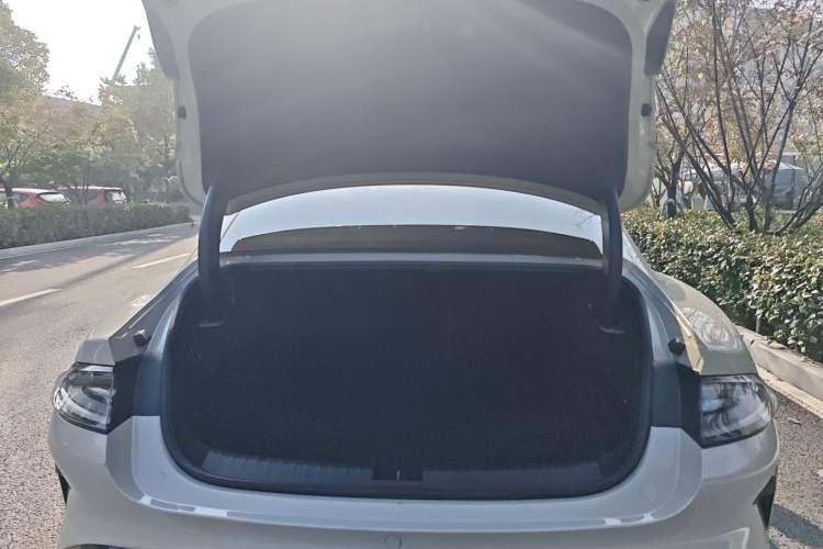 Used  SU7 2024 Four-Wheel Drive Ultra-Long Range Advanced Intelligent Driving Max Edition