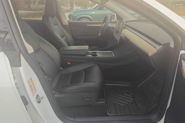 Used Tesla Model Y 2022 Rear-Wheel-Drive Version
