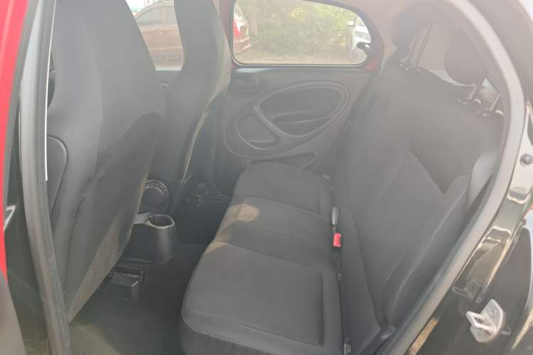 Used  forfour 2016 1.0L 52 kW Dynamic Edition
