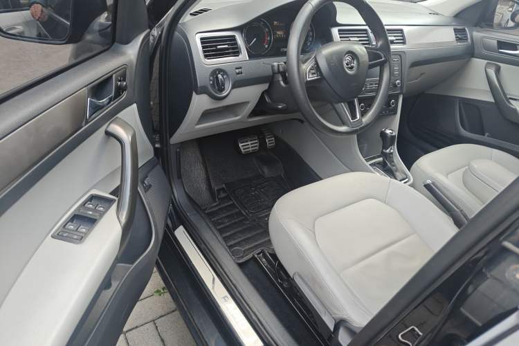 Used Skoda Rapid 2016 1.6L Automatic Zunxing Edition
