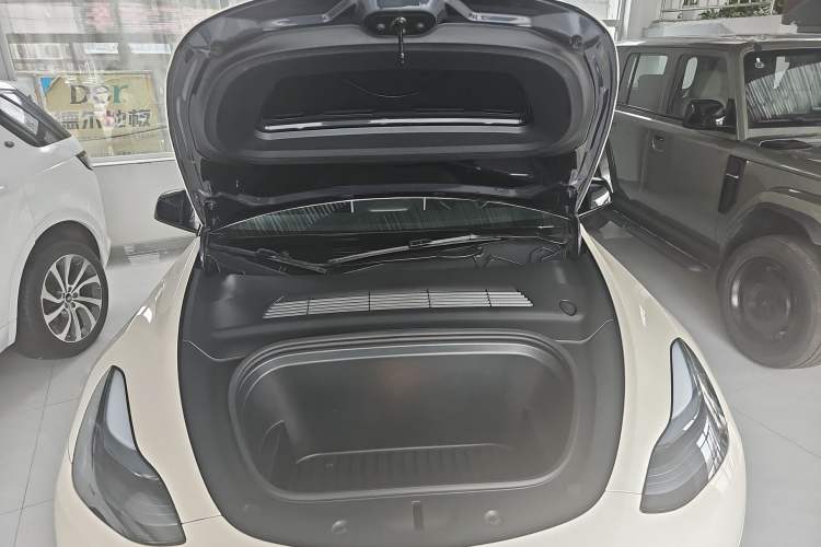 Used Tesla Model Y 2024 Rear-Wheel-Drive Version
