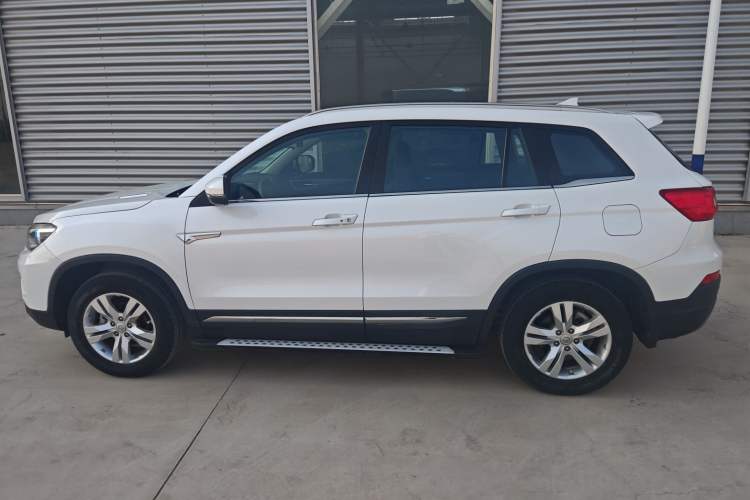 Used Changan CS75 2017 Shangkui Edition 1.5T Manual Fengxiang Model
