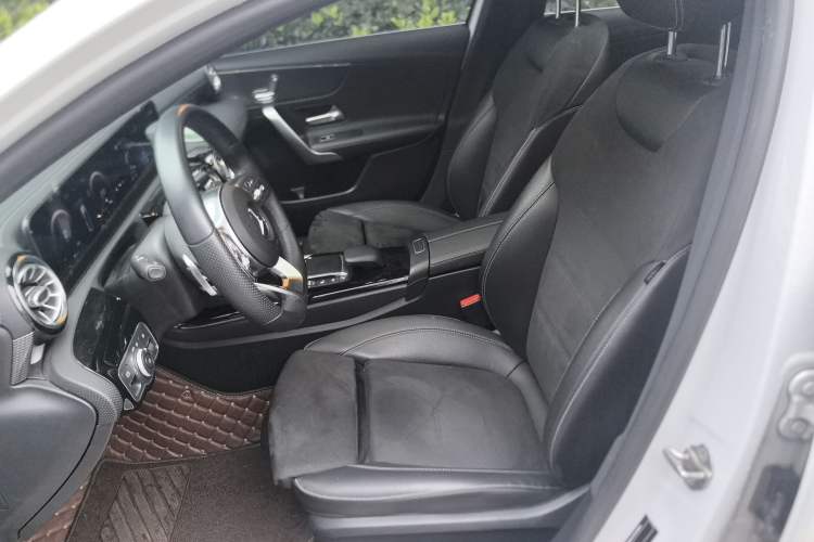 Used Mercedes-Benz A-Class 2021 A 200 L Sport Sedan Fashion Model
