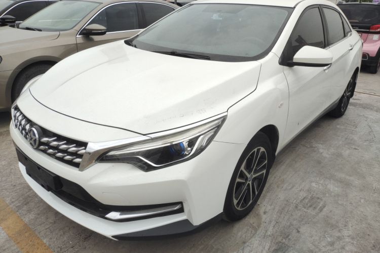 Used Venucia D60 2019 1.6L Entry Manual Fashion Edition
