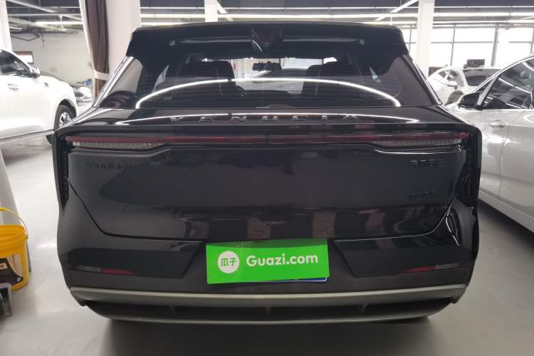 Used Venucia V 2022 260T Black Horse Edition · Idol
