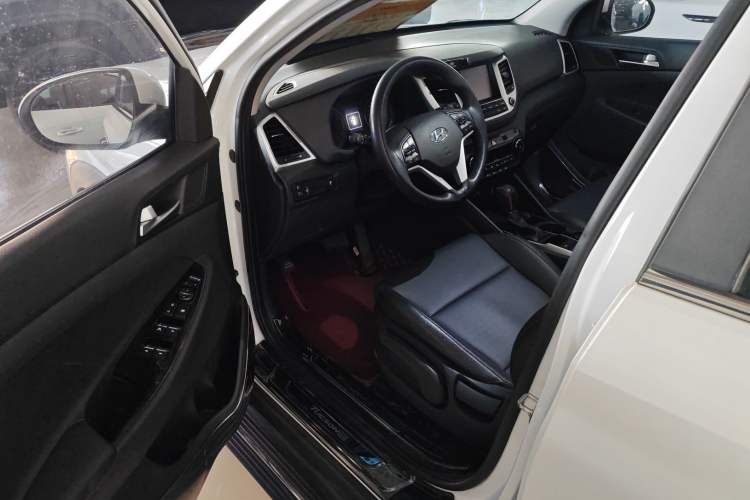 Used Hyundai Tucson 2015 1.6T Dual-Clutch Two-Wheel-Drive Smart Model
