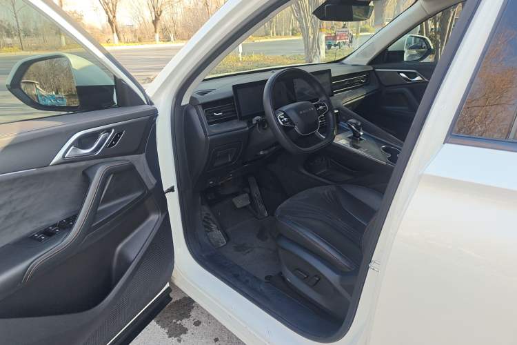 Used Roewe D5X DMH 2024 135 Tech Edition