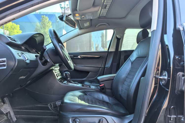 Used Volkswagen Magotan 2016 1.8TSI Luxury Comfort Model
