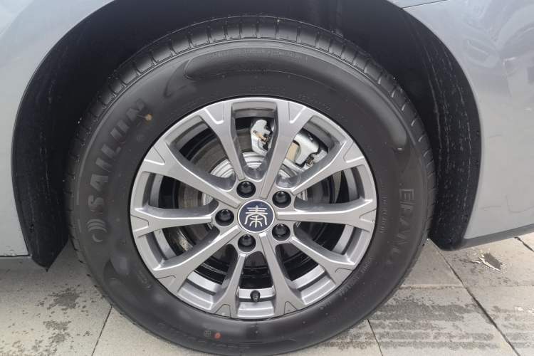 Used BYD Qin L 2025 DM-i Smart Drive 80KM Leading Model
