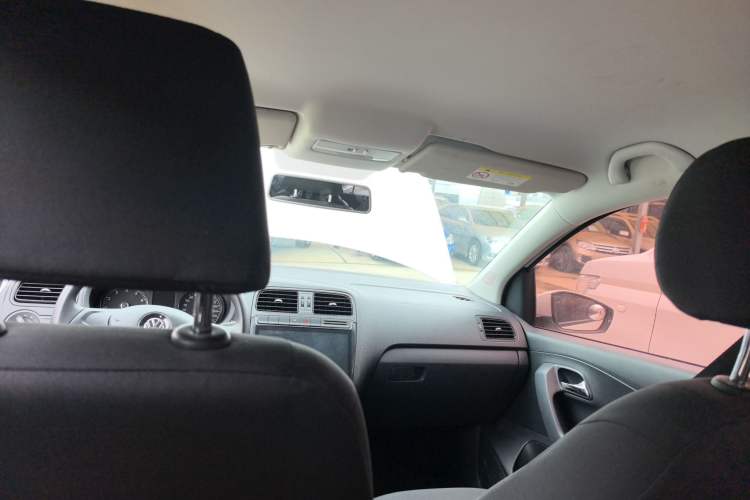 Used Volkswagen Polo 2016 1.4L Manual Fashion Model