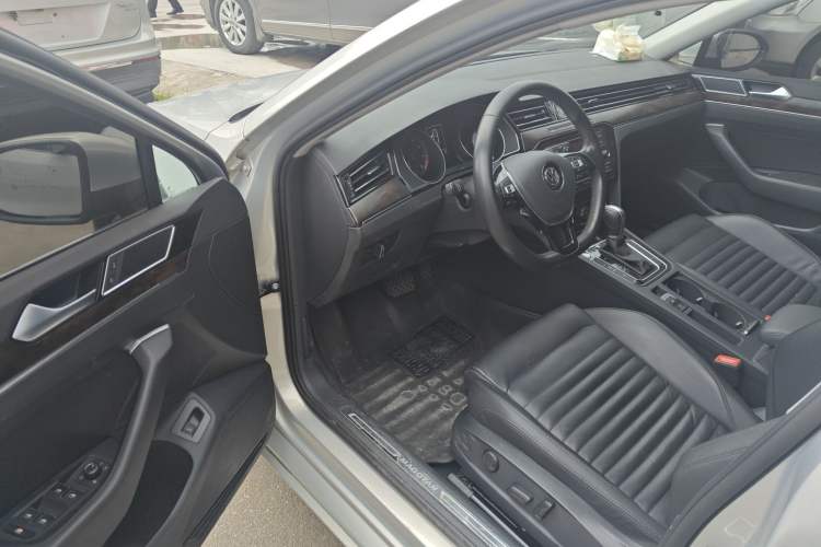 Used Volkswagen Magotan 2019 330TSI DSG Leading Model China VI Standard
