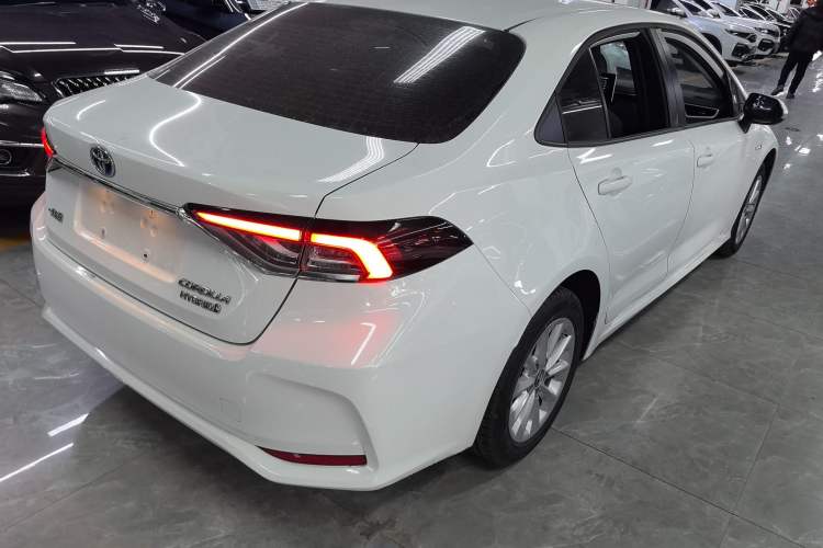 Used Toyota Corolla 2021 Dual-Motor 1.8L E-CVT Elite Edition
