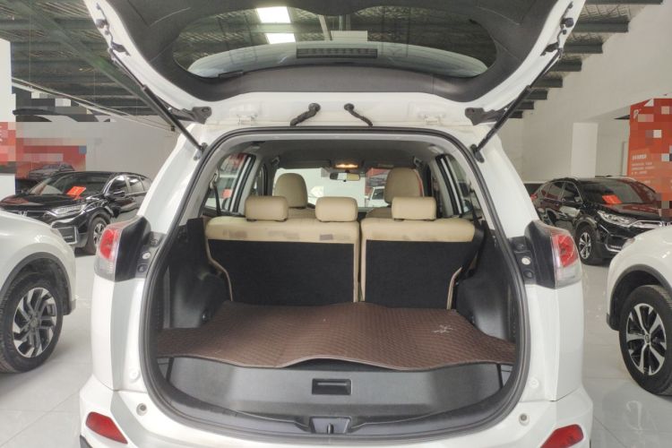 Used Toyota RAV4 2016 2.0L CVT Two-Wheel Drive Urban Edition China V Standard
