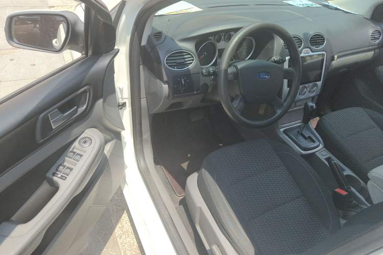 Used Ford Focus 2013 Hatchback Classic 1.8L Automatic Base Model
