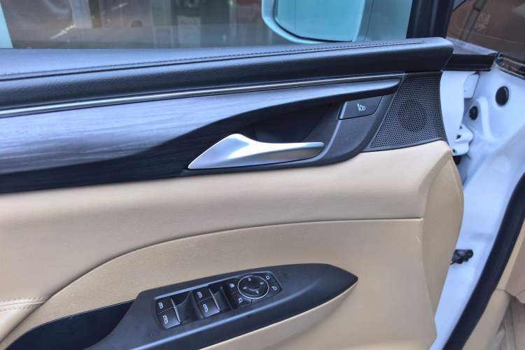 Used Buick GL8 2021 ES Landtrek 653T Smart Luxury Model
