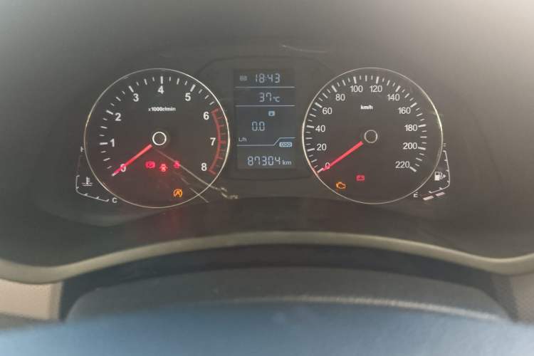 Used FAW Senya R7 2017 1.6L Manual Luxury Model
