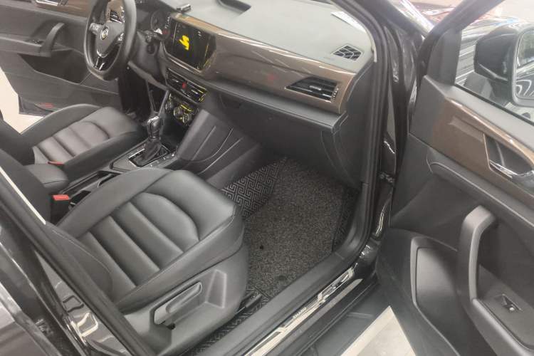 Used Volkswagen Tharu 2020 280TSI Two-Wheel Drive Luxury Edition China VI Standard
